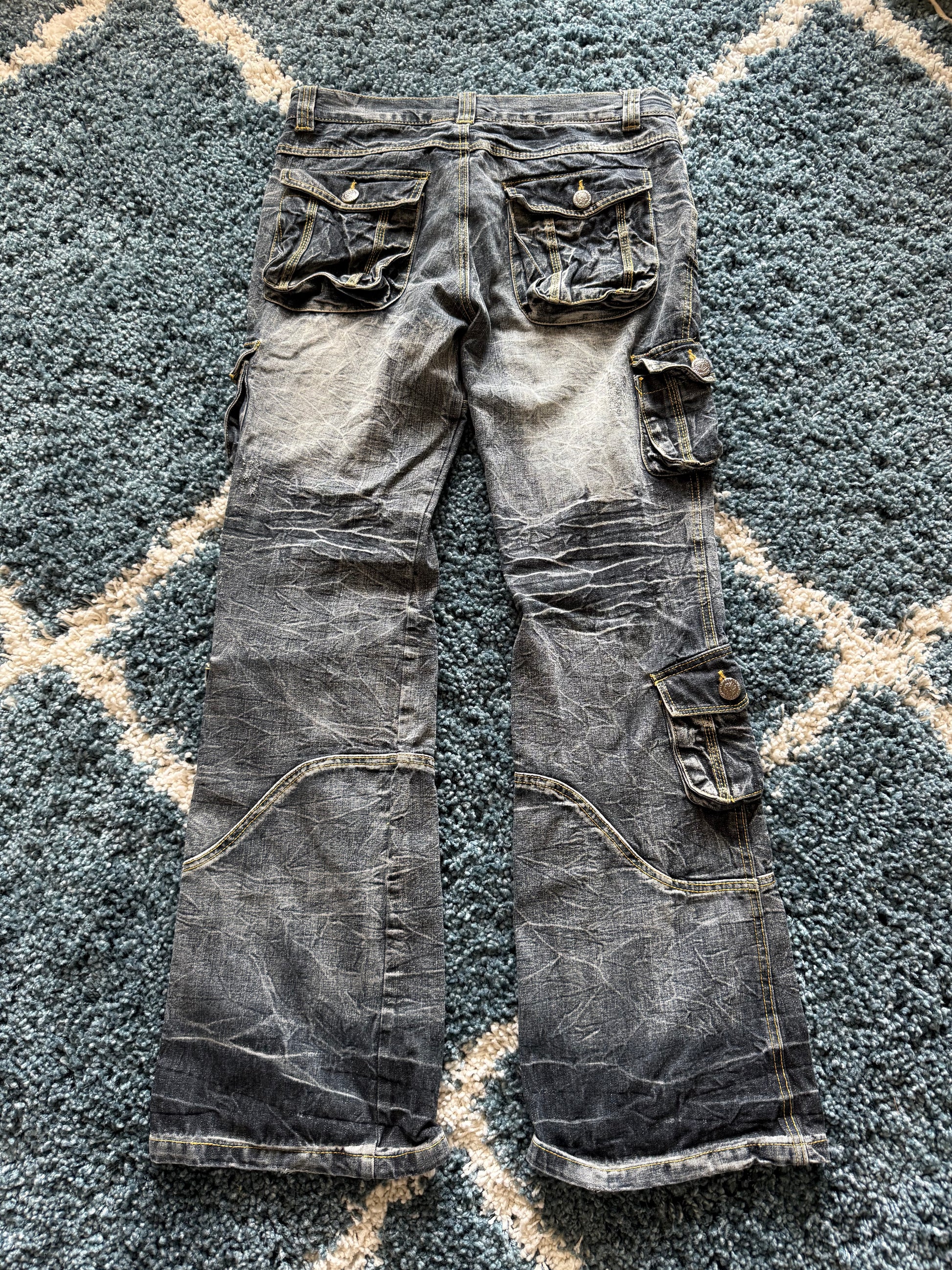 Lowbox flared multi cargo pants