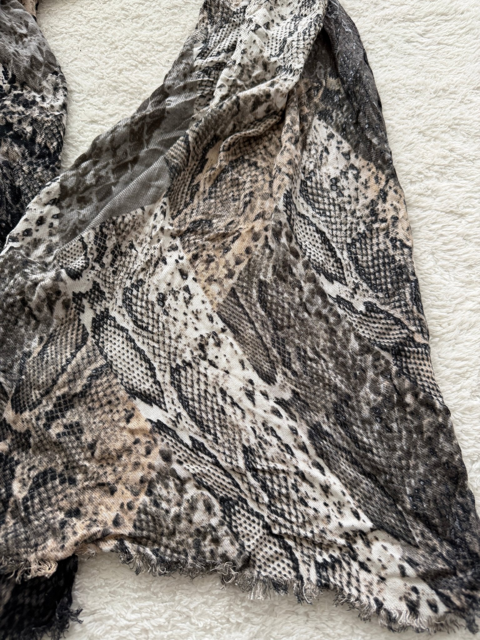 Exotical Animal Scarf - wintexarchive