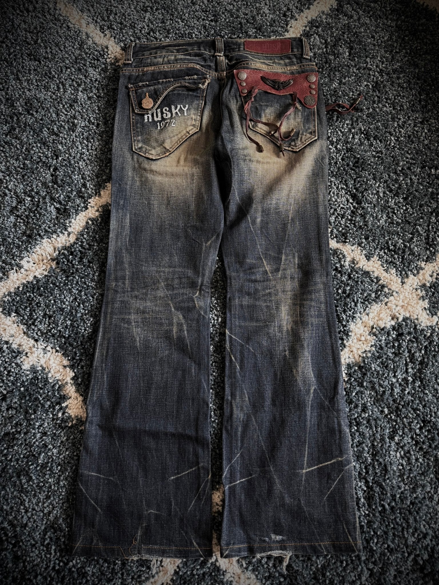 Husky Leather Detailed Flared Pants - wintexarchive