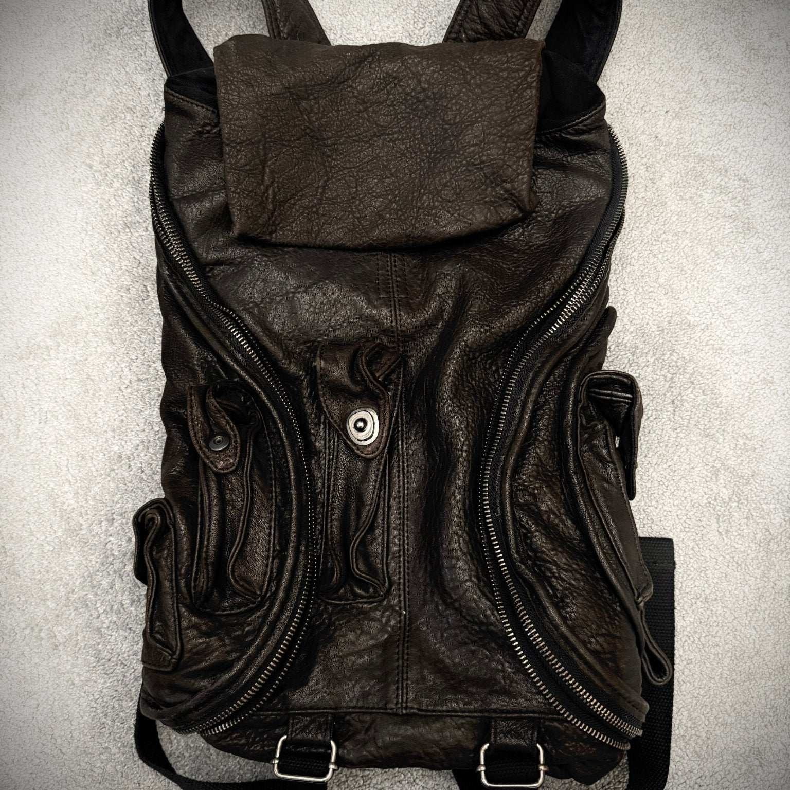 Johnny Wolf Gas Mask multi zip rucksack - wintexarchive