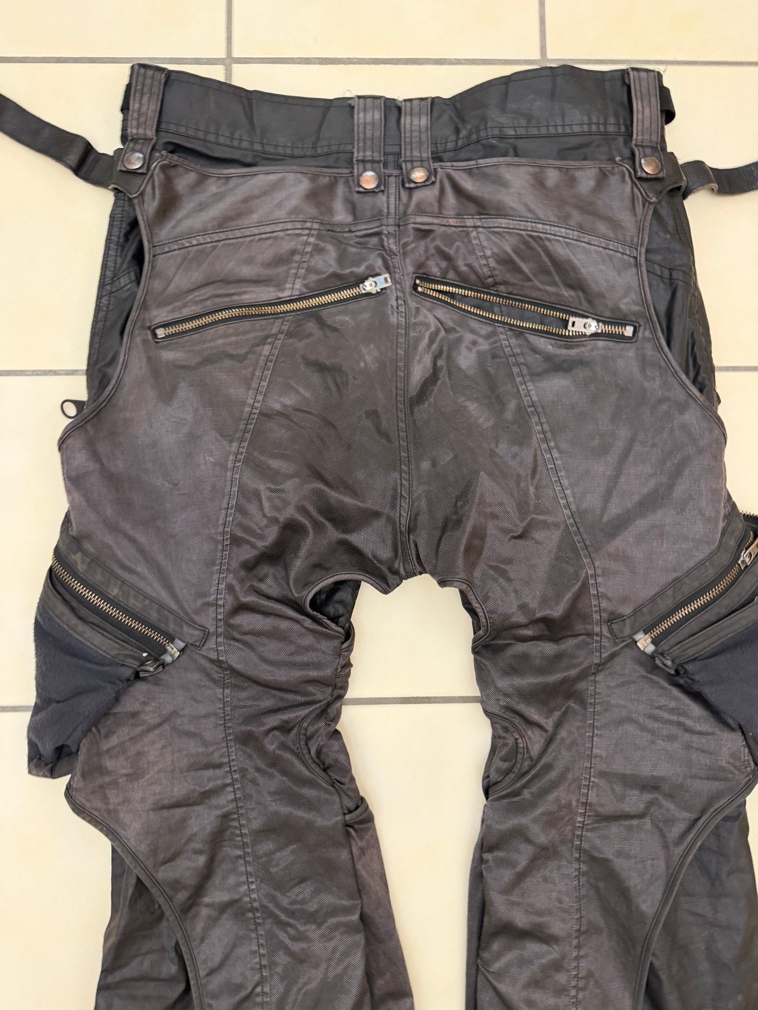 L.G.B. 4/4 Parachute Waxed Cargo Pants - wintexarchive