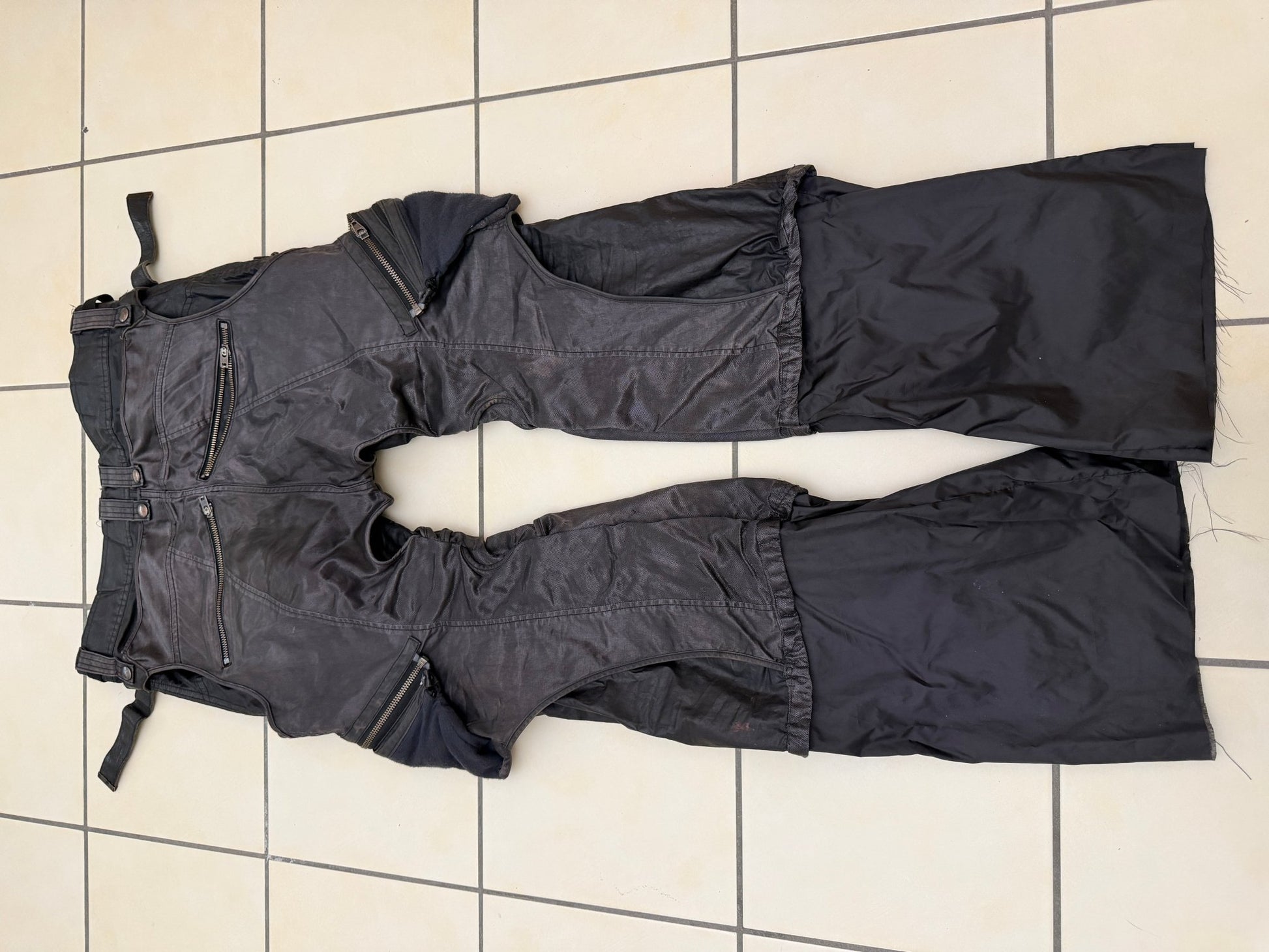 L.G.B. 4/4 Parachute Waxed Cargo Pants - wintexarchive