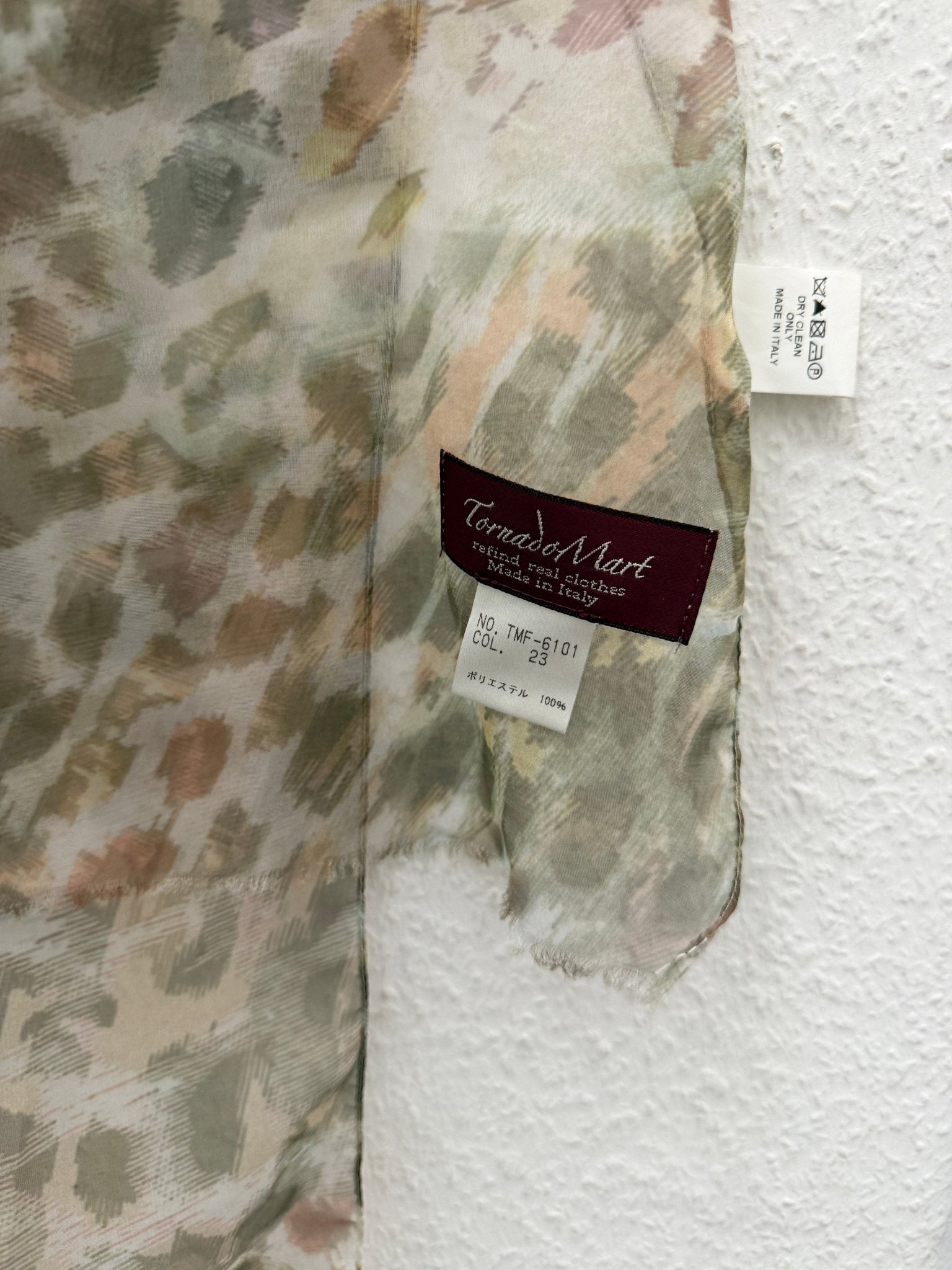 Tornado Mart Italy Line Leopard Stole - wintexarchive