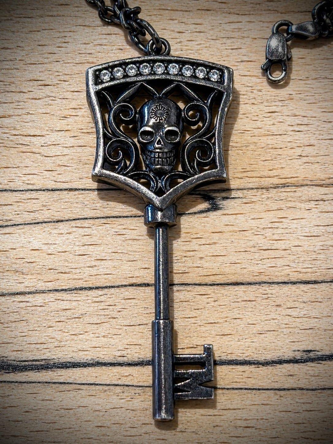 Tornado Mart Last Chapter Necklace - wintexarchive